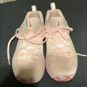 NIKE METCON TRAINING SHOES